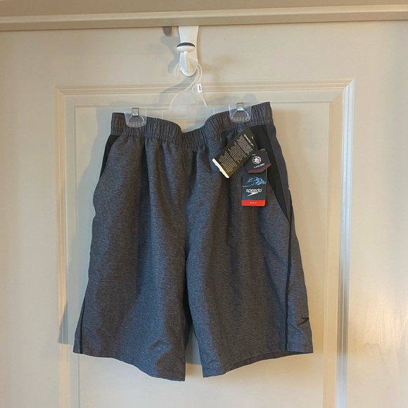 NWT Speedo Men’s Cutback Volley Swim trunks, small - Picture 11 of 11